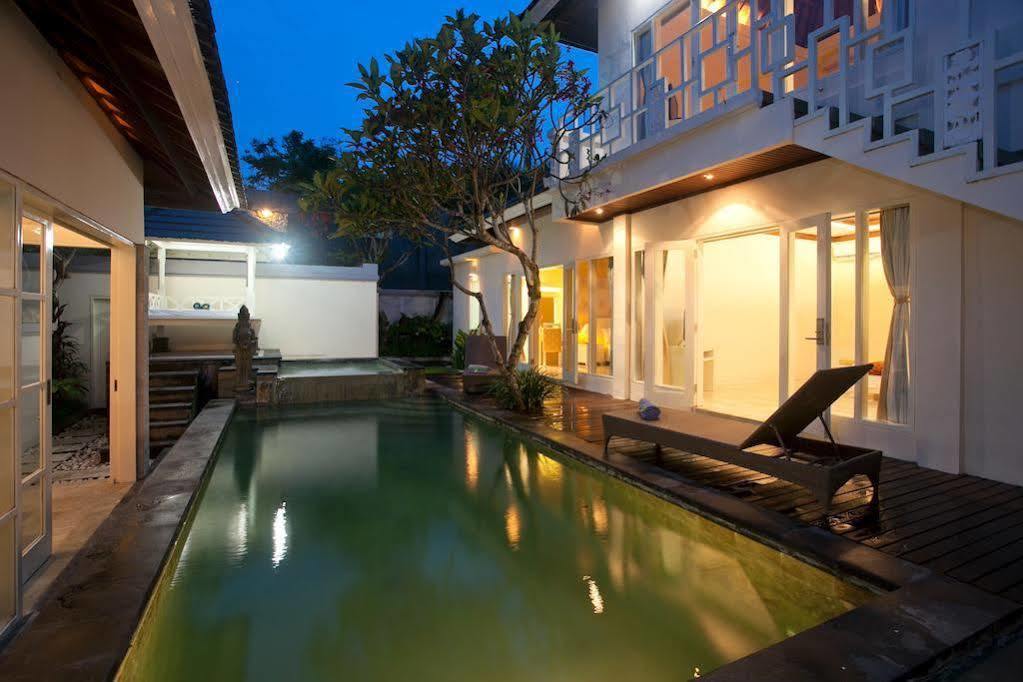 Bugan Villas Seminyak Extérieur photo
